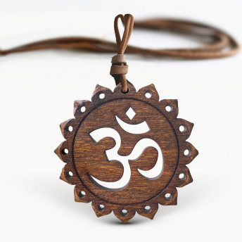 Amuleta din Lemn – OM, Maro, Red Owl