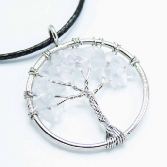 Pandantiv Arborele Vieții cu Cristal de Stâncă – claritate și energie purificatoare