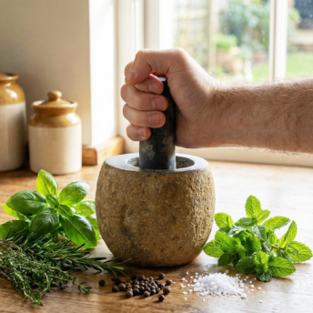 Mortar decorativ cu pistil din piatra naturala de rau – Mic (9 x 7 cm)